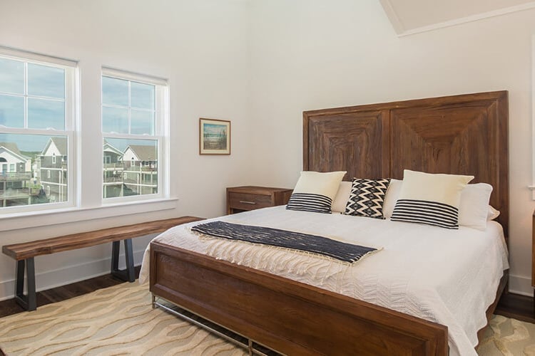 2nd Floor King with Private Bath