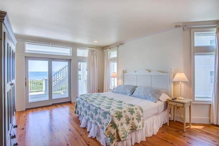 1st Floor King with Private Bath