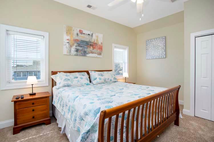 1st Floor King with Private Bath