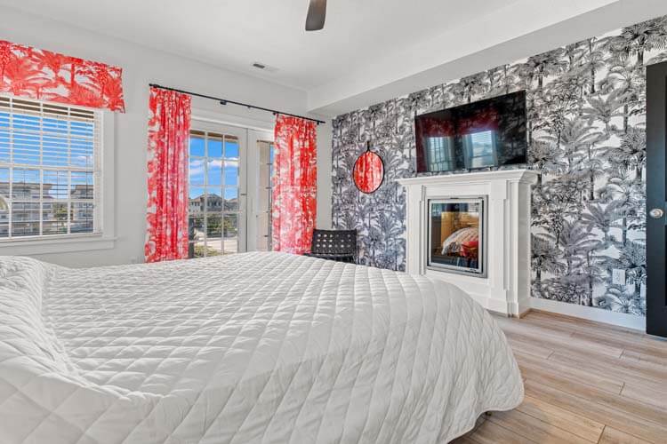 1st Floor Westside King with Private Bath