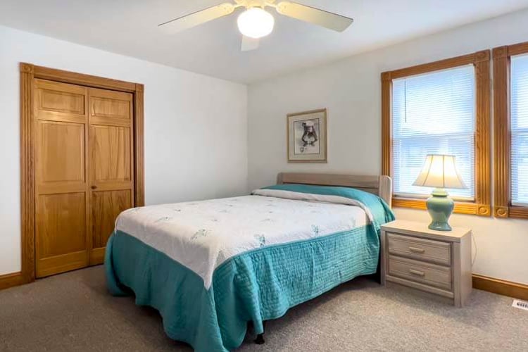 1st Floor Queen with Shared Bath