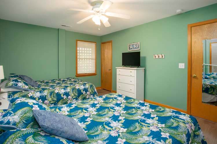 Ground Floor Queens Bedroom