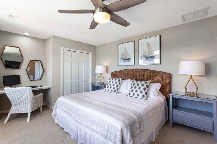 2nd Floor King with Private Bath