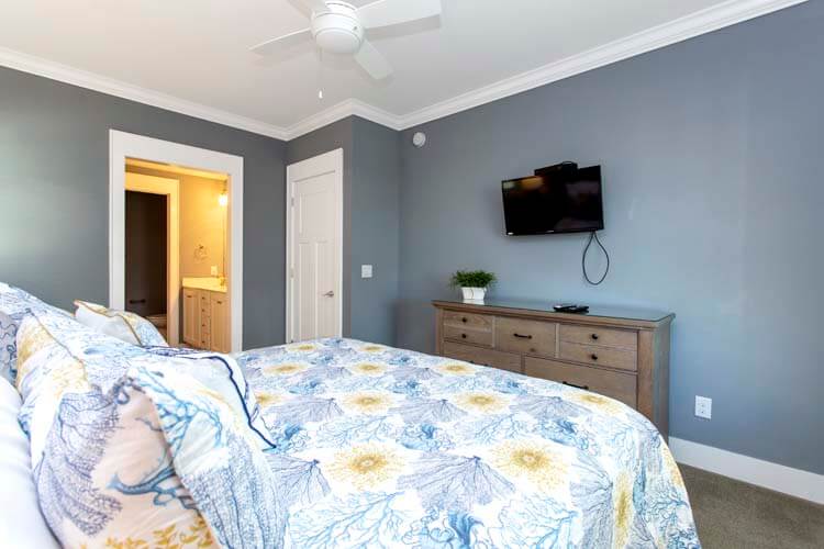 Ground Floor King with Private Bath