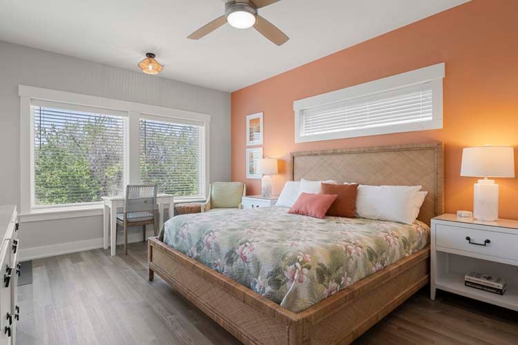 1st Floor King with Private Bath