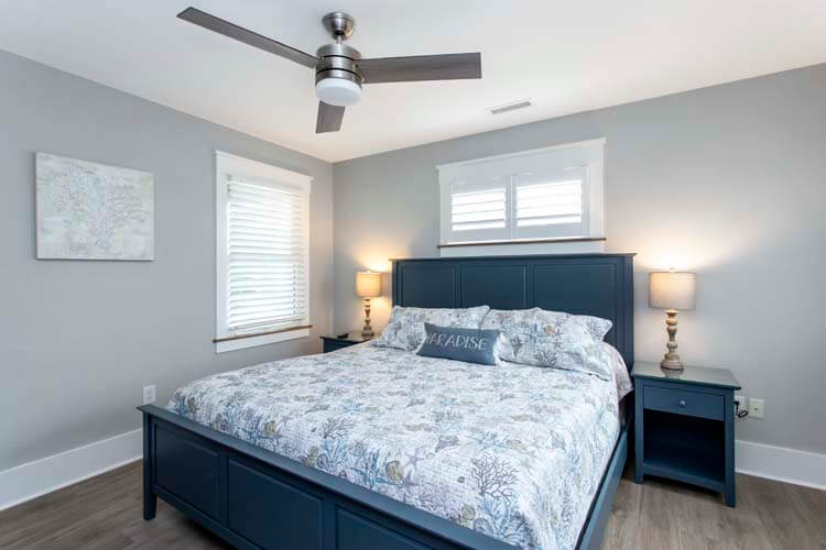 Ground Floor King with Shared Bath