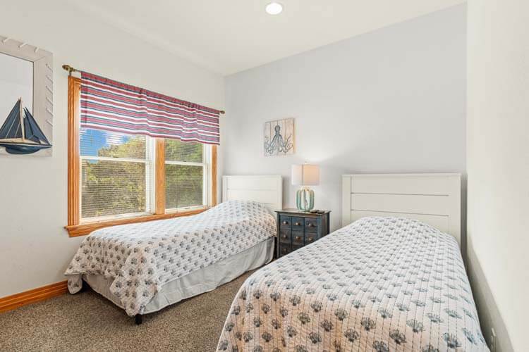 1st Floor Twins Bedroom