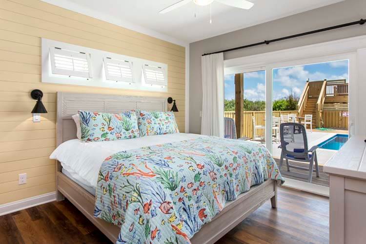 1st Floor King with Private Bath