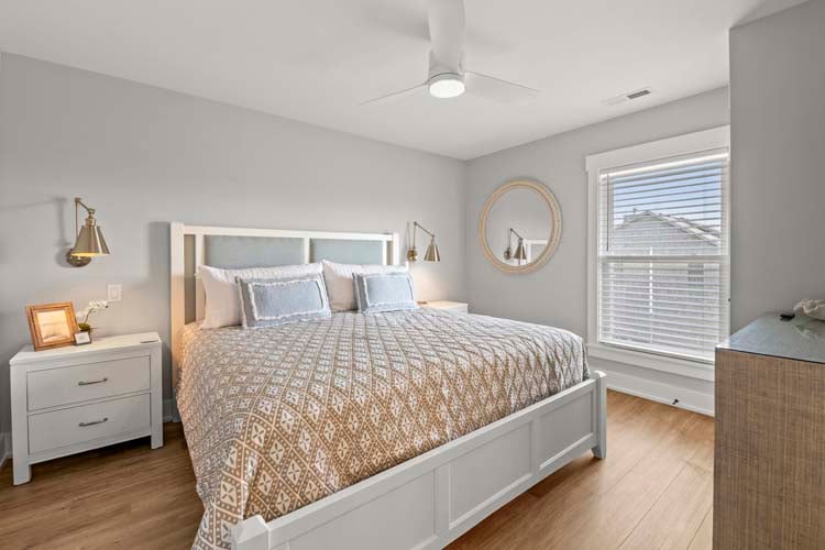 2nd Floor King with Private Bath