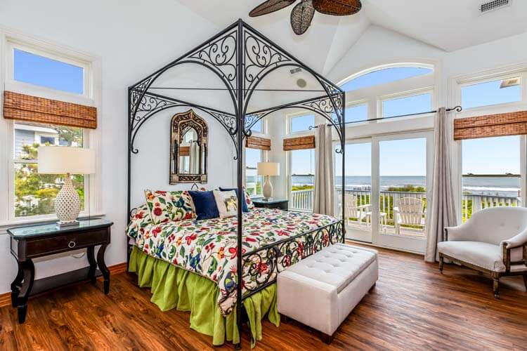 2nd Floor King with Private Bath