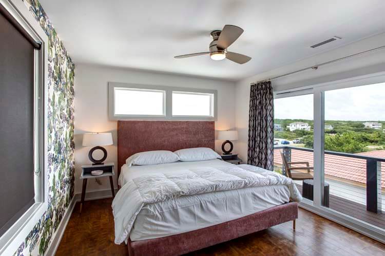 2nd Floor King with Private Bath (NW)