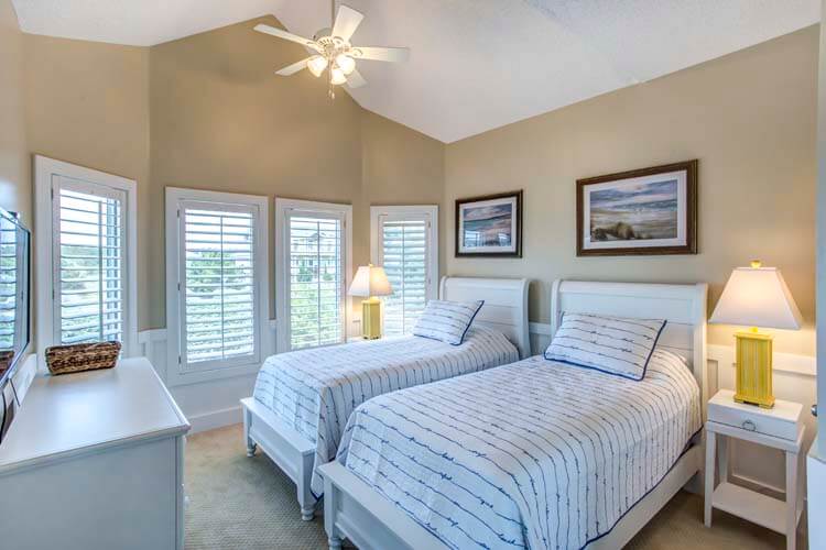 1st Floor Twins with Shared Bath