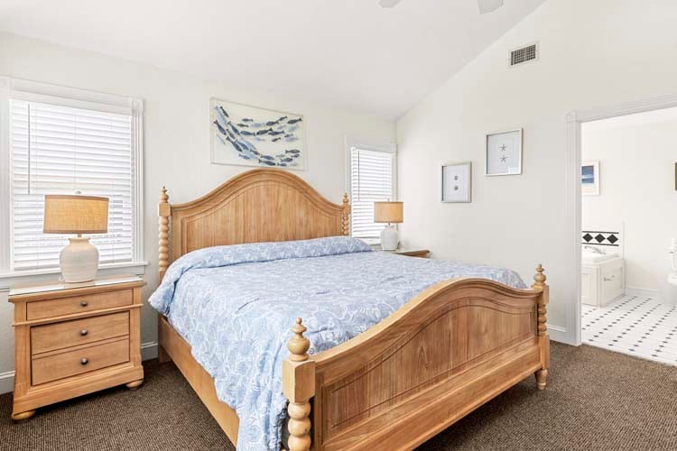 2nd Floor King with Private Bath