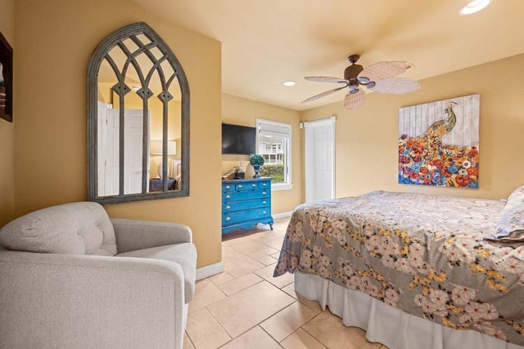 Ground Floor King with Private Bath