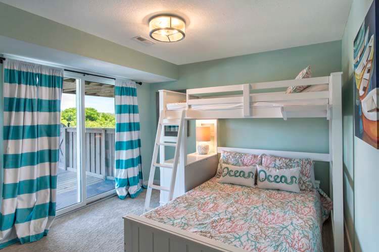 Ground Floor Pyramid Bunk with Shared Bath