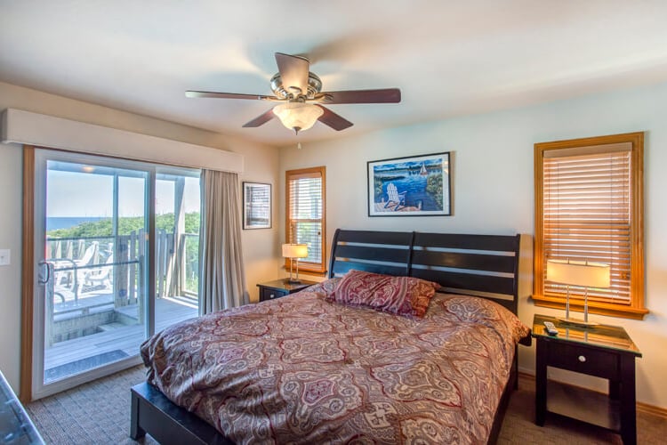 1st Floor King with Private Bath