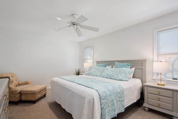 1st Floor King Bedroom