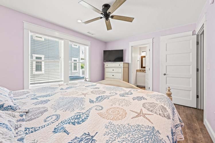 Ground Floor King with Private Bath (11)