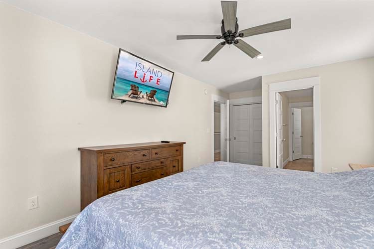 Ground Floor King with Private Bath (10)