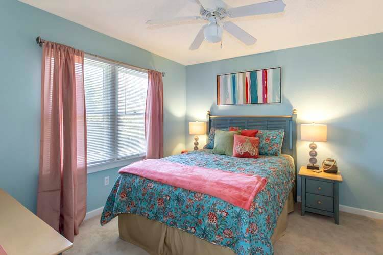 1st Floor Queen with Private Bath