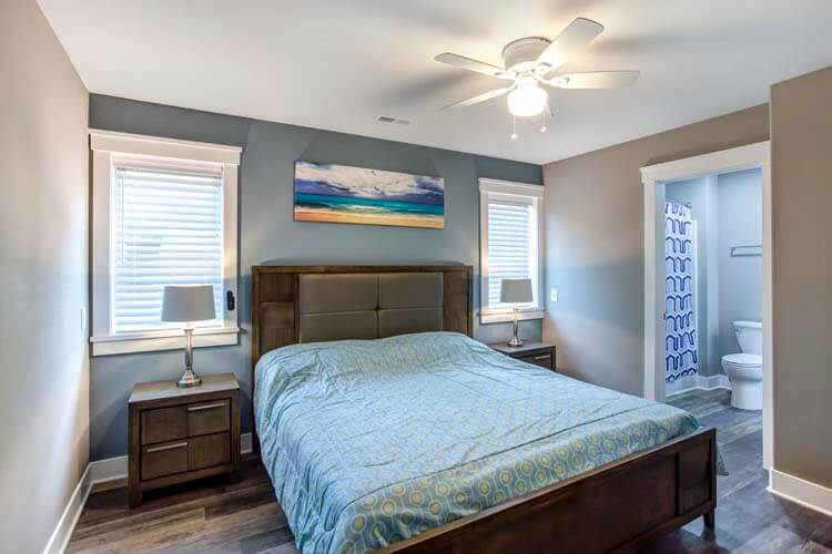 1st Floor King with Private Bath (11)