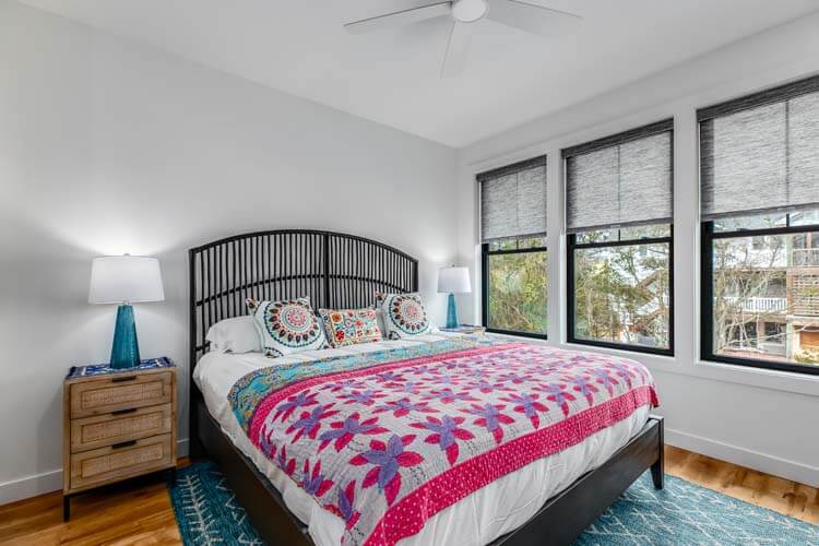 1st Floor King Bedroom