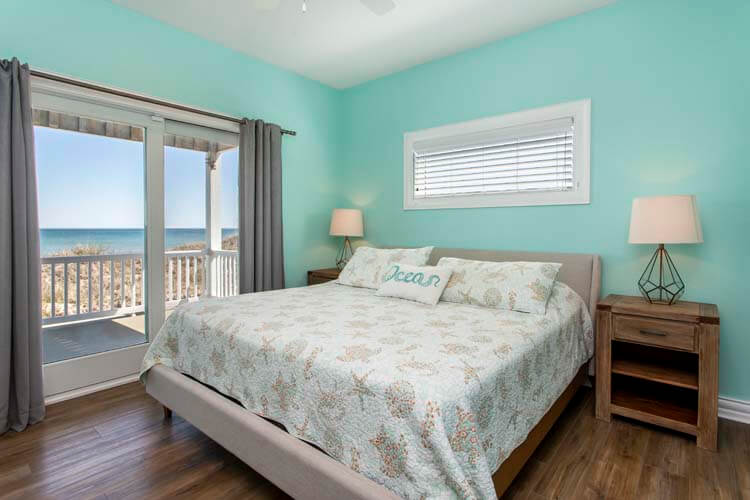 1st Floor King with Private Bath