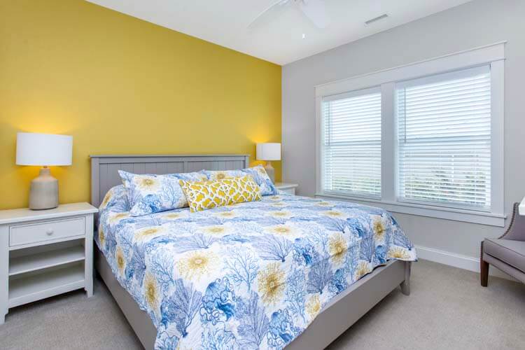 1st Floor King with Private Bath (9)