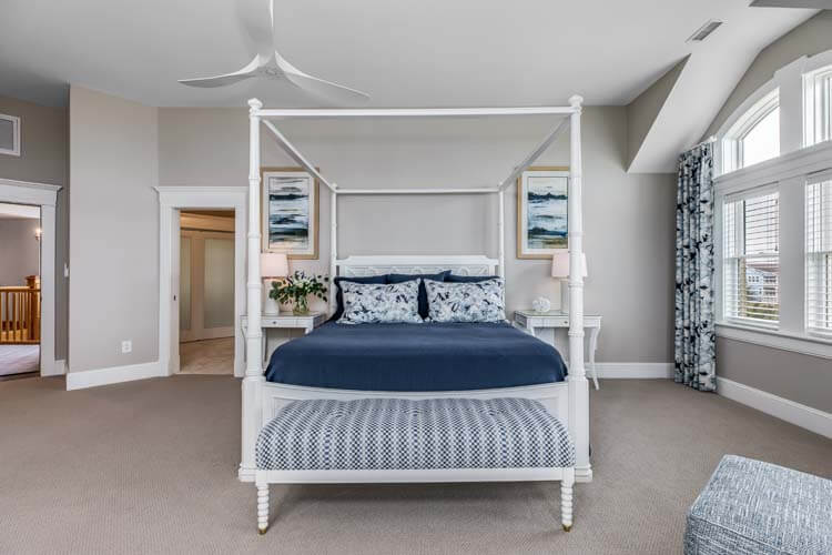 2nd Floor King with Private Bath