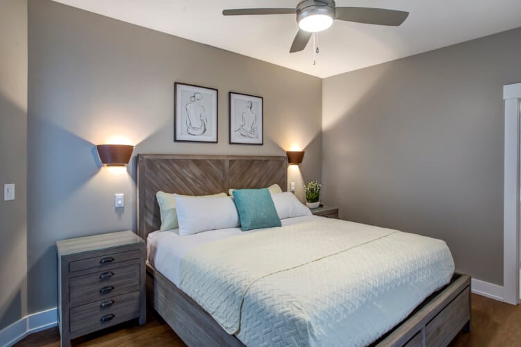 1st Floor King with Private Bath