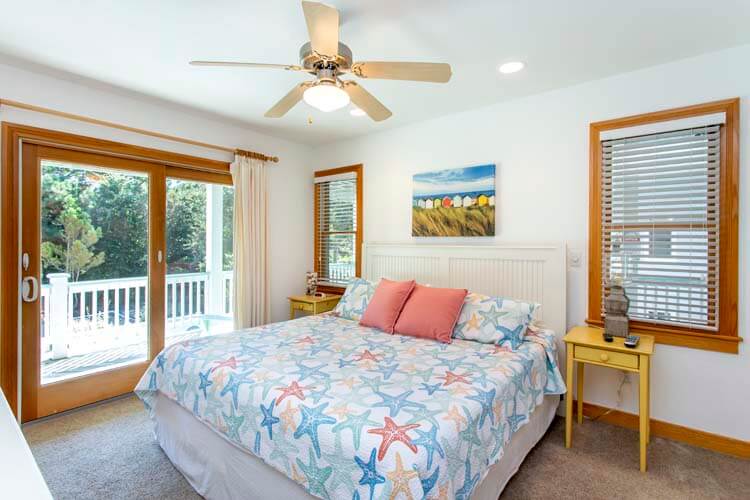 1st Floor King with Shared Bath