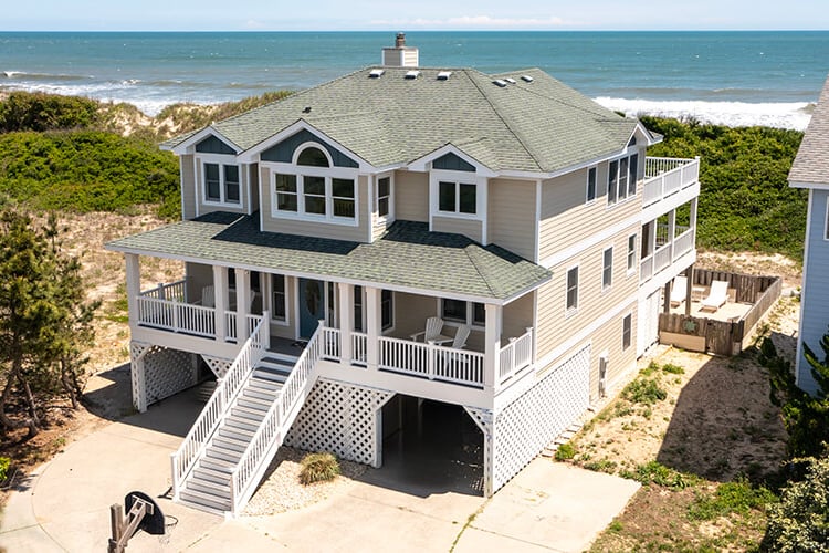 6 BR : 5.1 BA in COROLLA