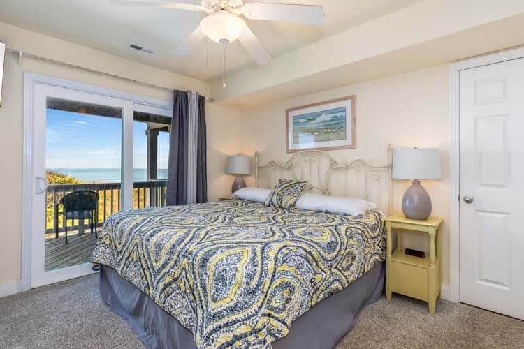 1st Floor King with Private Bath