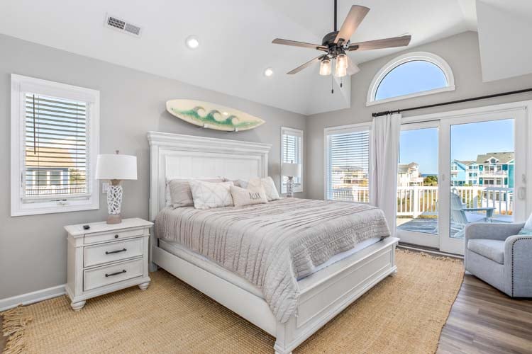 2nd Floor King with Private Bath