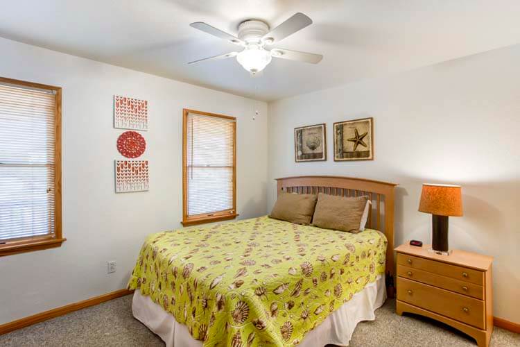 1st Floor Queen with Private Bath