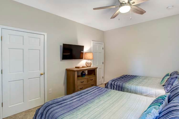 1st Floor Doubles Bedroom