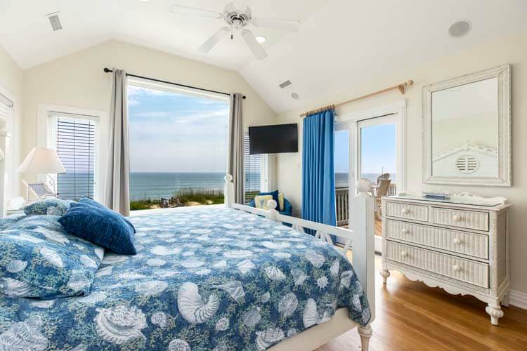 2nd Floor King with Private Bath