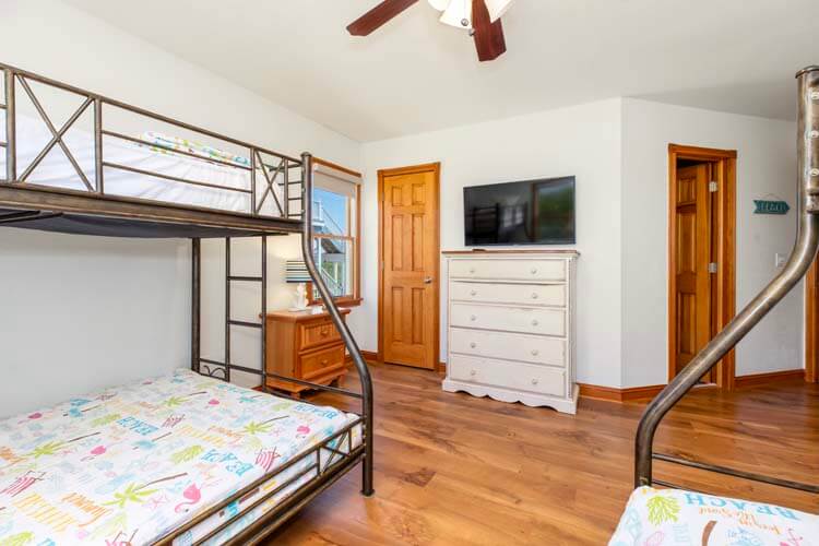 1st Floor Pyramid Bunks with Private Bath