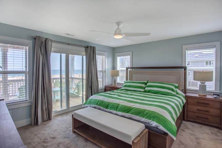 1st Floor King with Private Bath