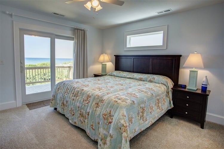 1st Floor King with Private Bath