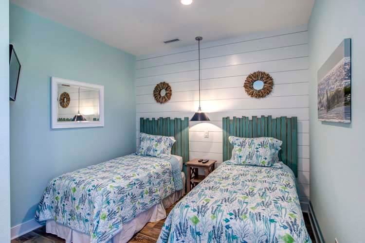 Ground Floor Twins with Shared Bath