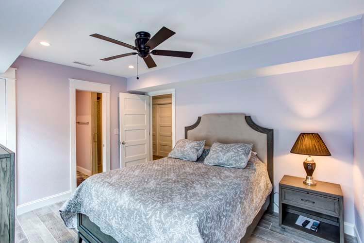 2nd Floor Queen with Private Bath (3)