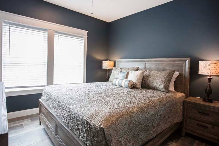 1st Floor King with Private Bath (8)