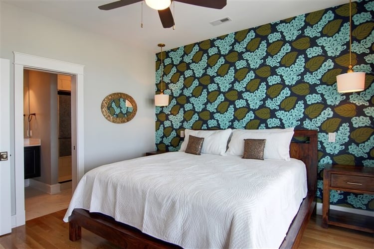 1st Floor King with Private Bath