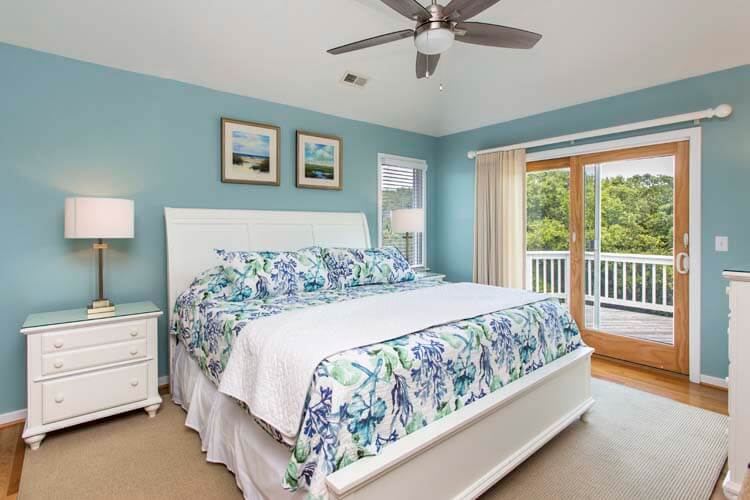 2nd Floor King with Private Bath