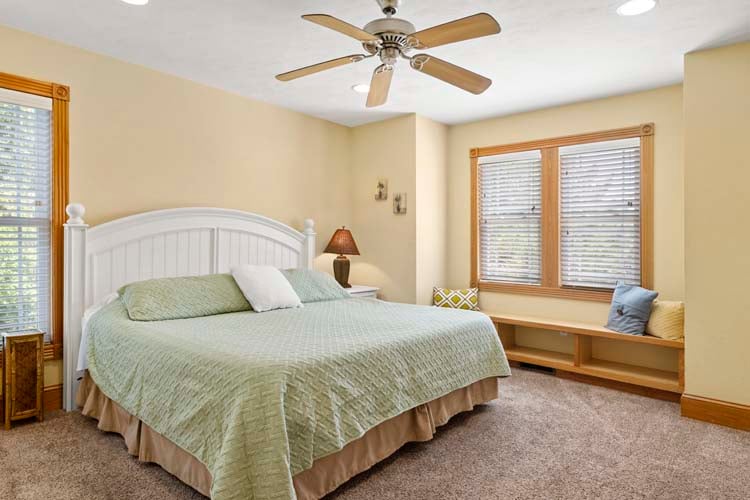 1st Floor King with Private Bath