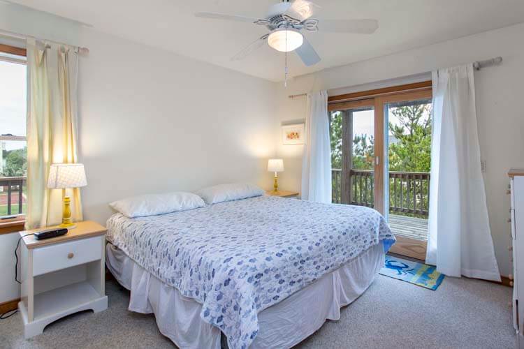 1st Floor King with Shared Bath