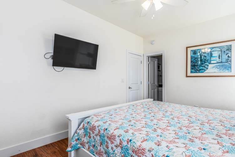 Ground Floor King with Private Bath