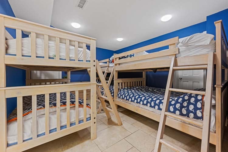 Ground Floor Doubles & Twin Bunk with Private Bath