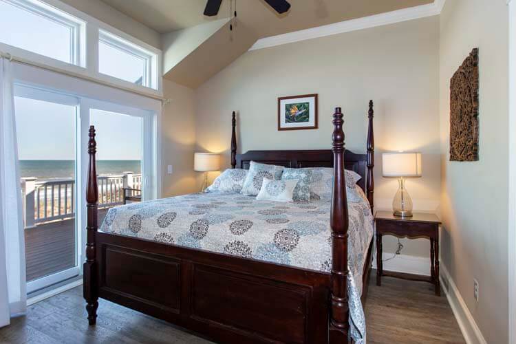 2nd Floor King with Private Bath